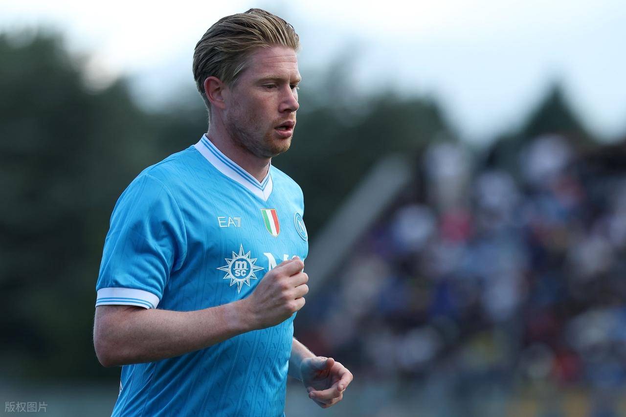 早报：皇马主场翻车，那不勒斯登意甲榜首（晨报：皇马主场失利，那不勒斯领跑意甲）