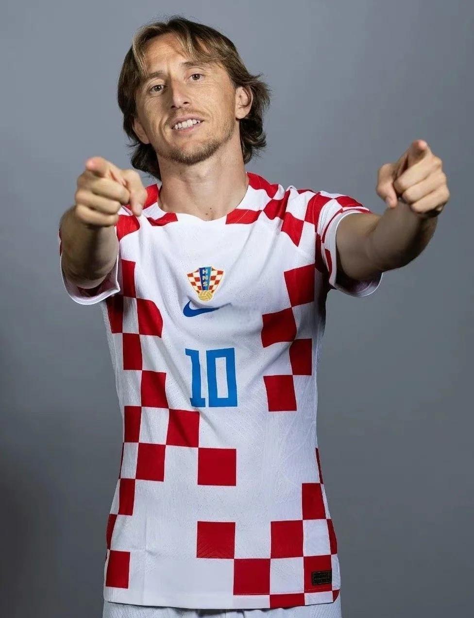 德转列英冠历史身价TOP15：布恩迪亚3500万第1，格拉利什上榜（德转公布英冠历史身价TOP15：布恩迪亚3500万居首，格拉利什入围）